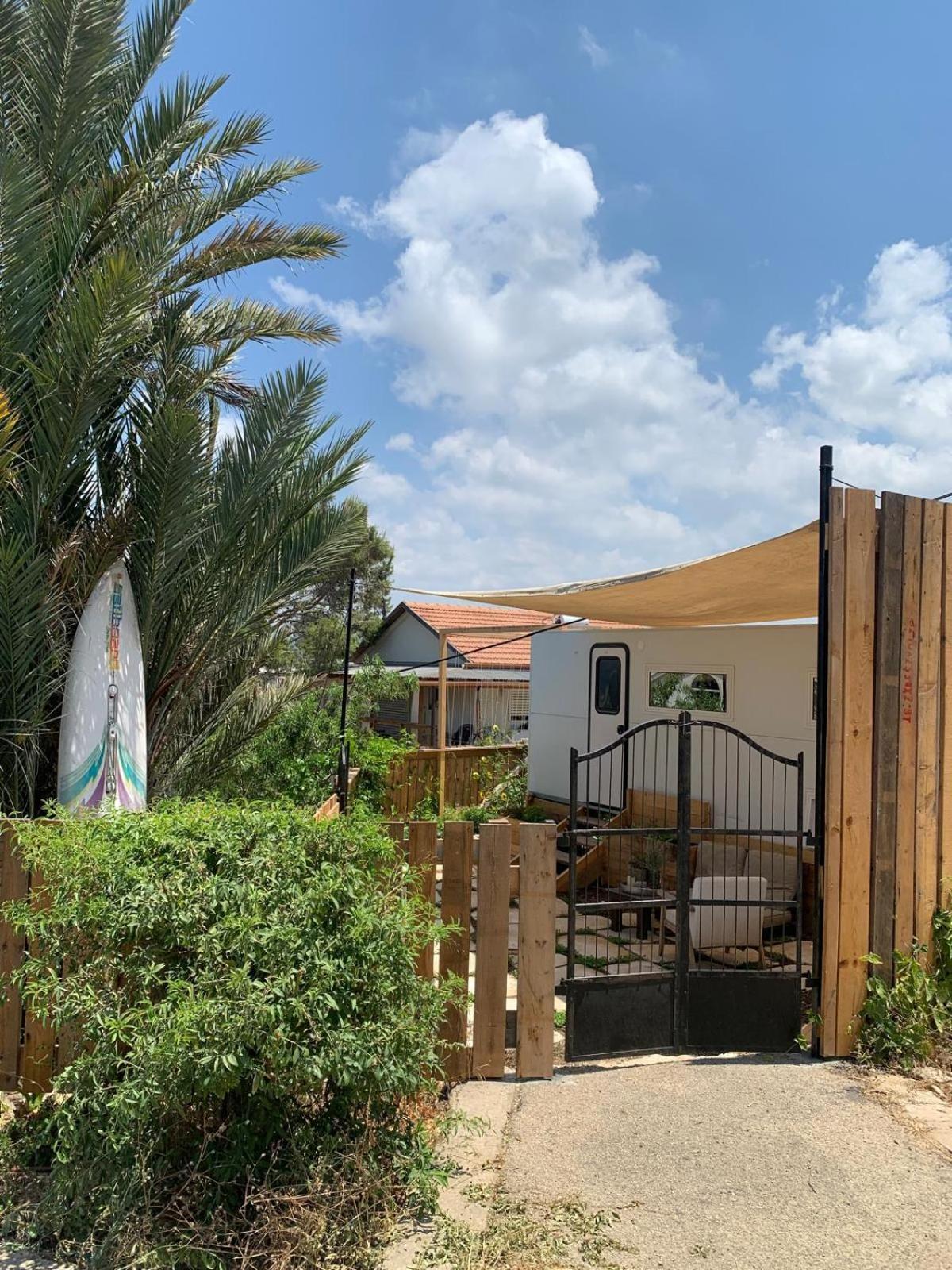 Holiday home קרוואן מול הים HaBonim